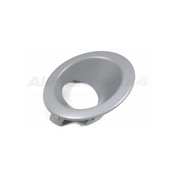 Moldura do farol de Neblina - Lado Direito - Land Rover Freelander 2 2006-2012 - LR003870 - Marca Allmakes 